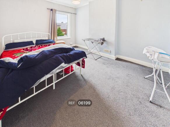 2 bed Terraced to rent Image 10