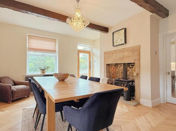 6 bed Detached for sale Image 7