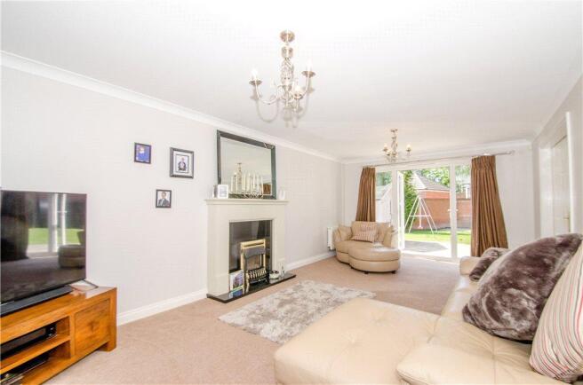 04 Sitting Room