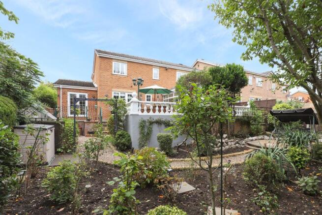 4 bed Detached for sale Image 7