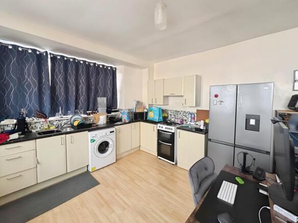 61ebc2ea-WhatsApp...