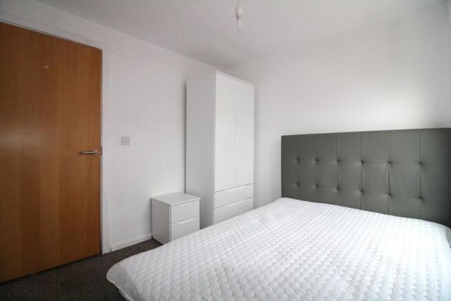 2 bed Apartment to rent Image 7