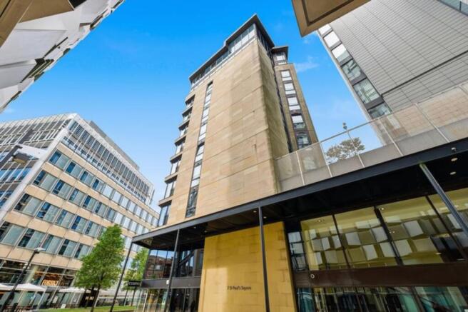2 bed Apartment to rent Image 10