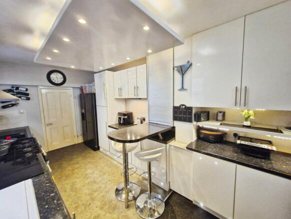 6 bed Terraced for sale Image 11