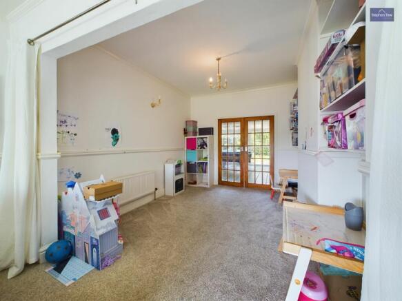 Lounge/ Dining Room