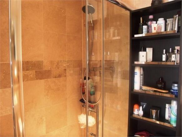 En-suite to master