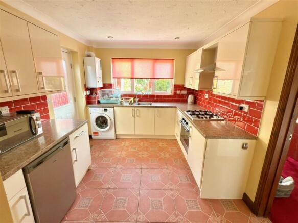 KITCHEN.jpg
