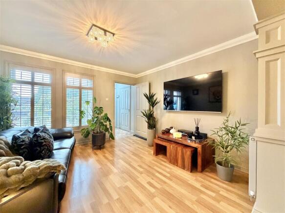 Lounge/Kitchen/Sunroom
