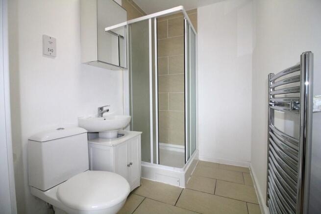 2 bed Apartment to rent Image 5