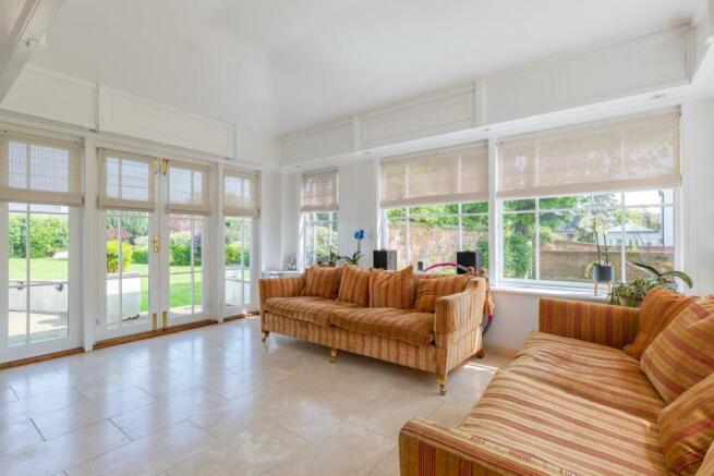 family room 1.jpg