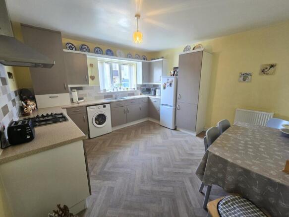 2 bed Detached Bungalow for sale Image 7