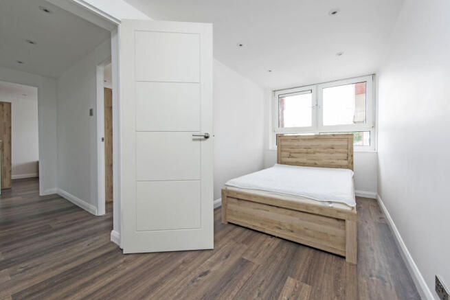 195 Goulden Hse Bed