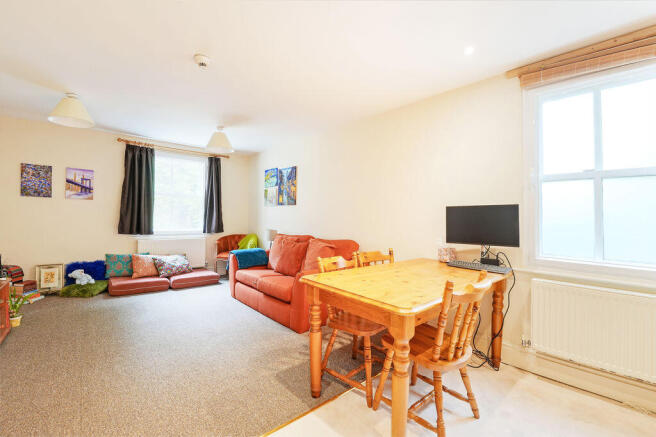 1 bed Apartment to rent Image 9