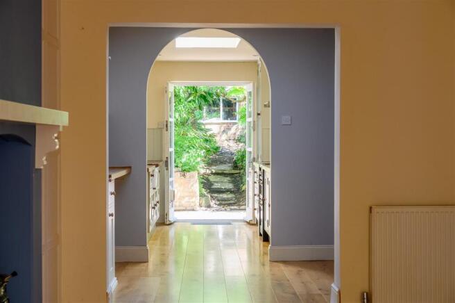 3 bed Terraced for sale Image 10
