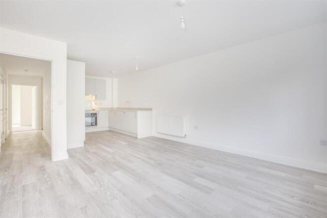 Flat 4 Altus, 132 ÔÇô 134 New Road, HP12 4LA-6.jpg