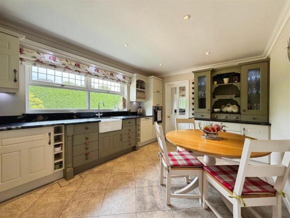 3 bed Detached Bungalow for sale Image 12