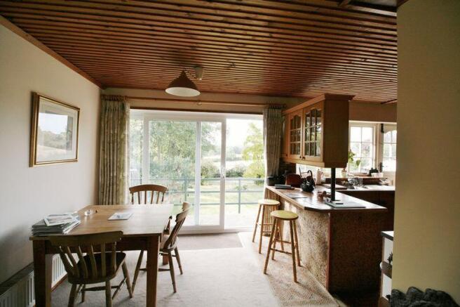 Breakfast bar ...