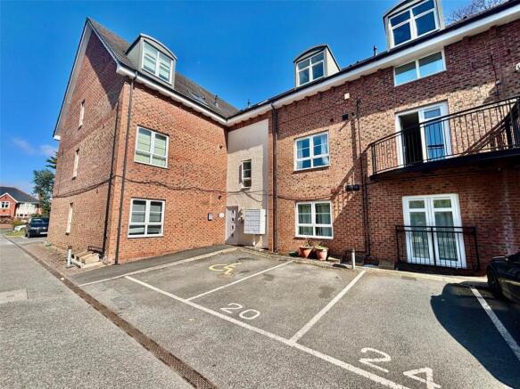 2 bed Flat for sale Image 11