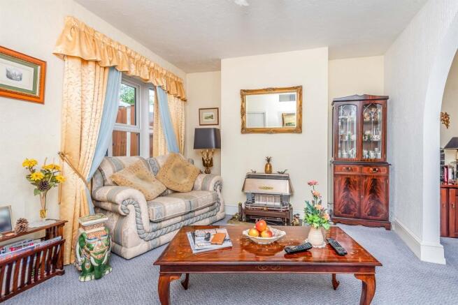 Through Lounge:
