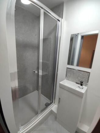 1 bed Flat to rent Image 6