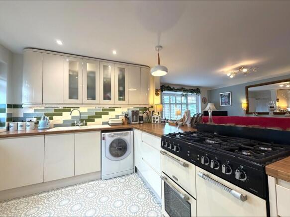 processed-2CEEBEE...