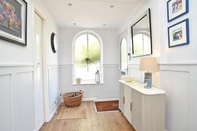 5 bed Detached for sale Image 7