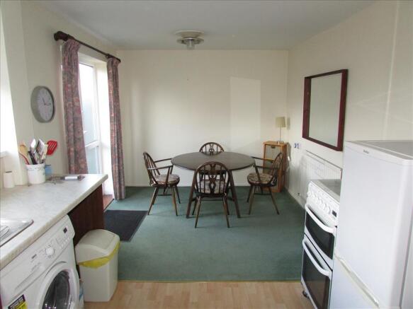 FIRST FLOOR LANDING