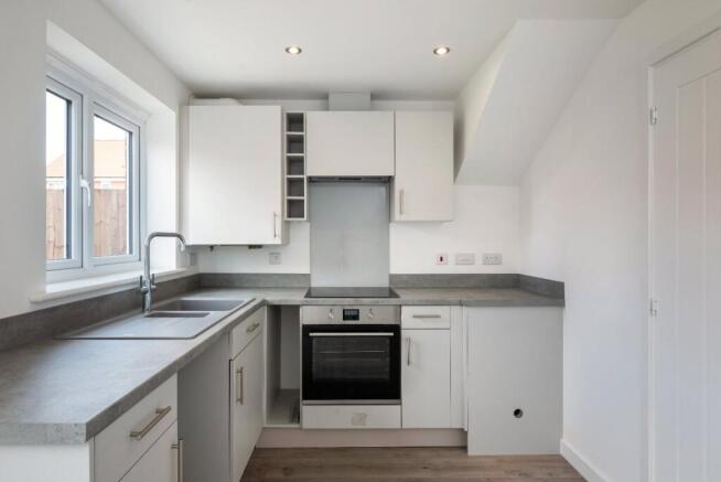 2 bed End of Terrace to rent Image 5