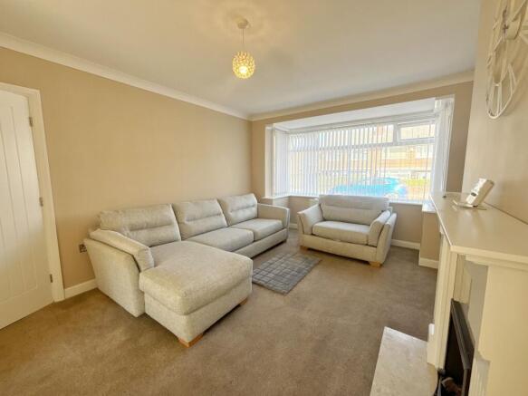 3 bed Semi-Detached to rent Image 5