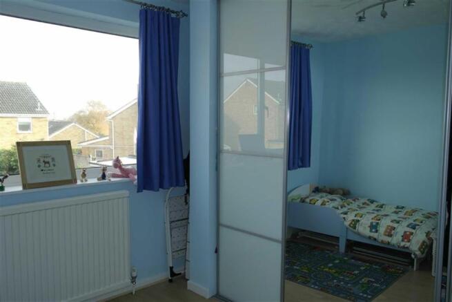 BEDROOM 2
