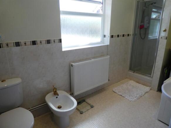 ensuite.JPG