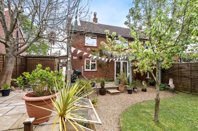 15 Barton Road