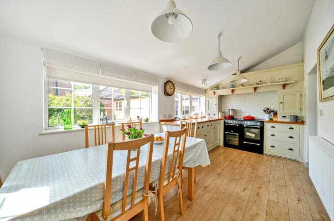 1294634-17-682cc57b9498d-ARW