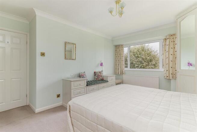 3 bed Detached Bungalow for sale Image 10