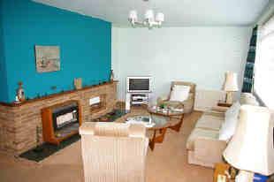 REAR LOUNGE