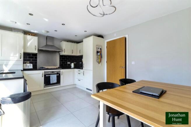 KITCHEN /DINING AREA