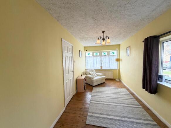 4 bed Semi-Detached for sale Image 8