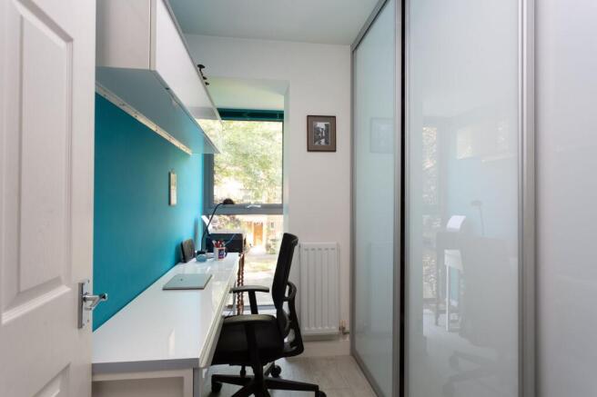 4 bed Town House for sale Image 12