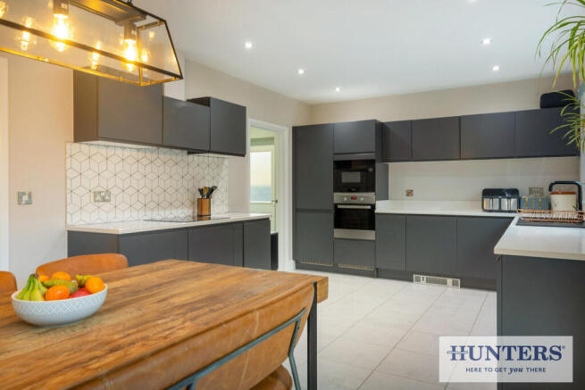 4 bed Detached for sale Image 10