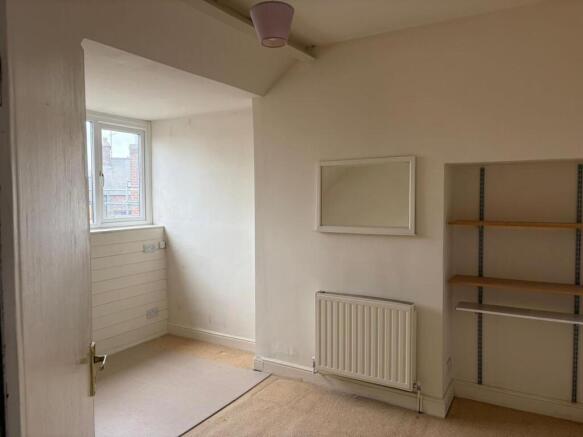 5 bed Terraced for sale Image 6