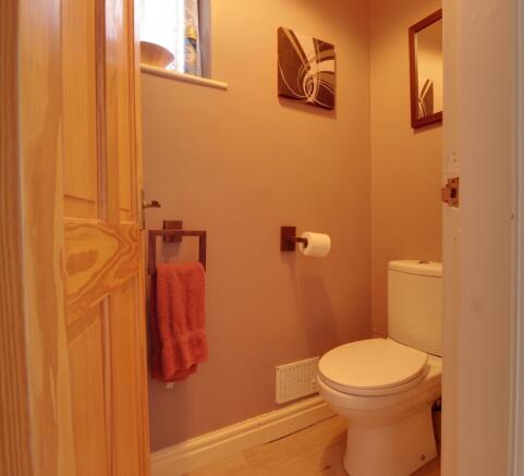 4 bed Detached for sale Image 12