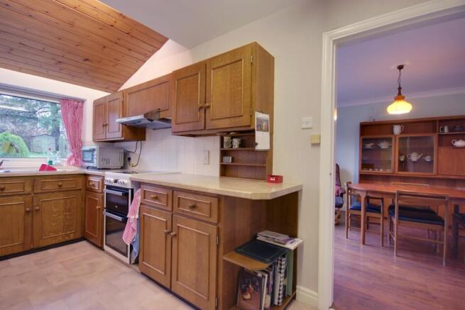 4 bed Detached for sale Image 9