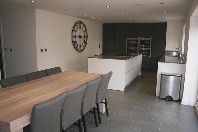 Kitchen1.JPG