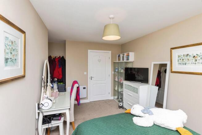 2 bed Flat for sale Image 10