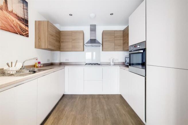 4_Kitchen-0.jpg
