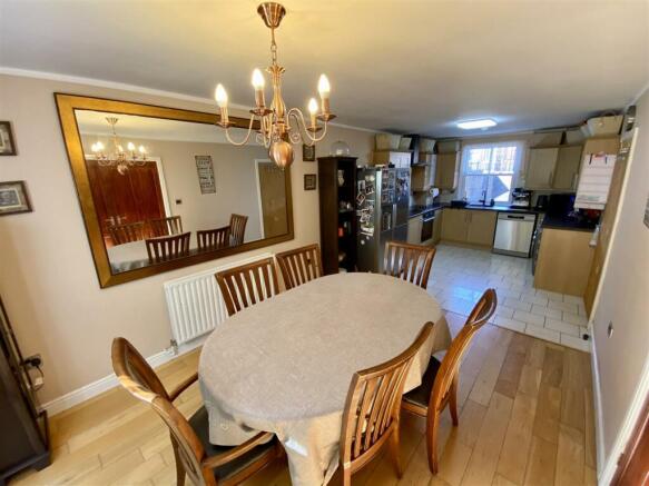 Open Plan Kitchen and Dining Room