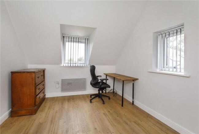 2 bed Semi-Detached to rent Image 11