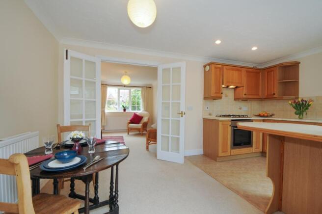 Kitchen / Dining Rm