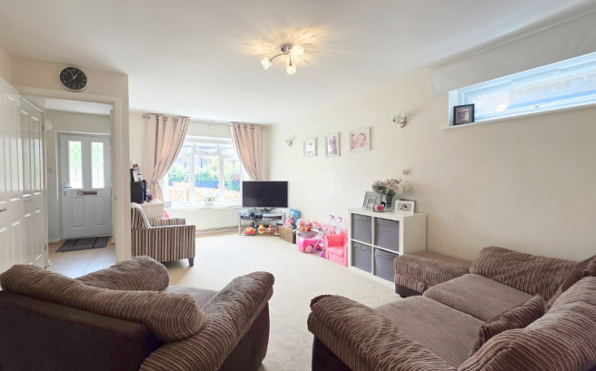 Roycroft Lane, Wokingham, RG40 photo 3