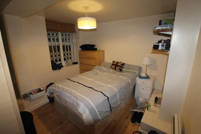 2 bed Terraced to rent Image 9